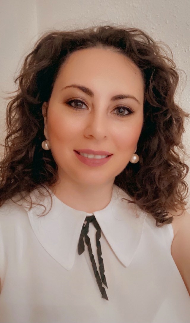 Meditatii engleza online cu Iuliana Pienoiu - cursuri de engleză